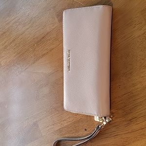 Michael Kors Jet Set Wallet/Wristlet